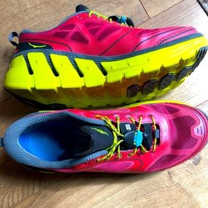 HOKA Sneakers